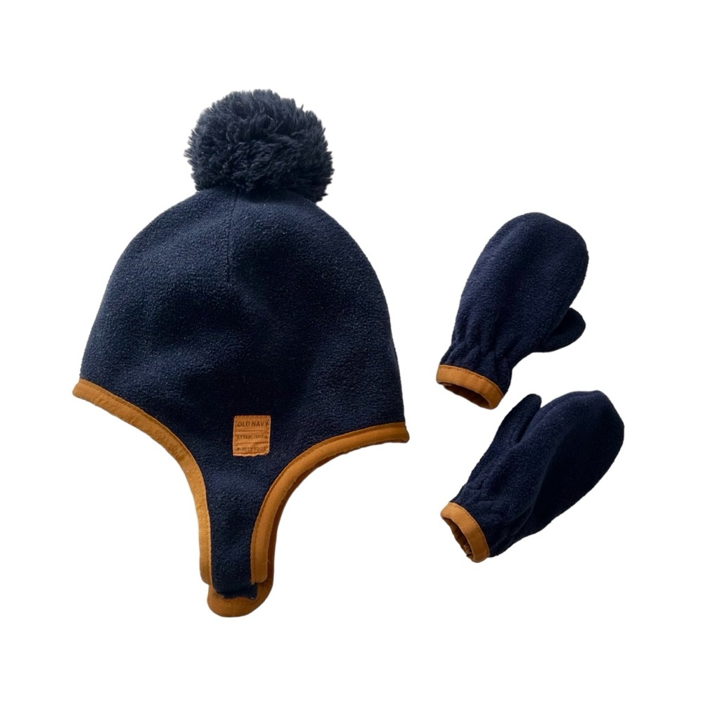 Old Navy toddler toque and mitt set